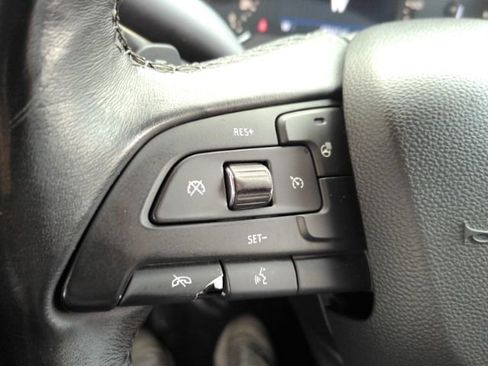 Used 2019 Cadillac XT4 Premium Luxury image 35