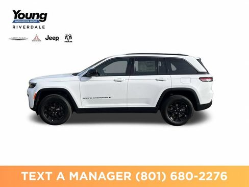 New 2026 Jeep Grand Cherokee Altitude AWD/4WD image 2