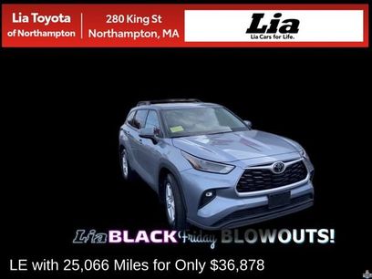 Certified 2022 Toyota Highlander LE