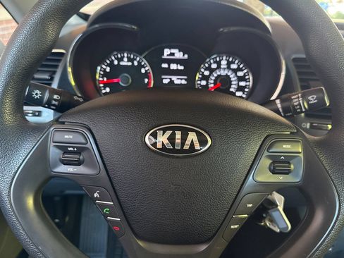 Used 2017 Kia Forte LX FWD image 20