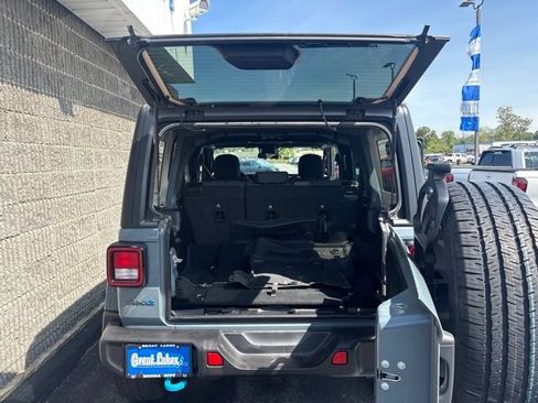 Used 2024 Jeep Wrangler Unlimited AWD/4WD image 11