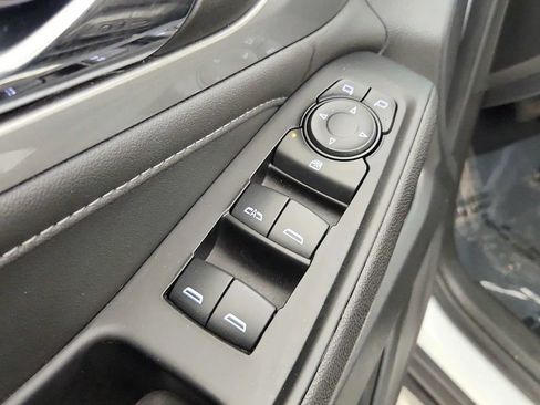 Used 2023 Chevrolet Traverse LT FWD image 22