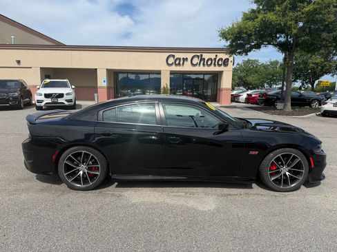 Used 2016 Dodge Charger R/T Scat Pack w/ Beats Audio Group RWD image 7