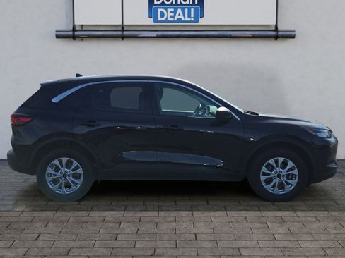Used 2023 Ford Escape Active AWD/4WD image 2