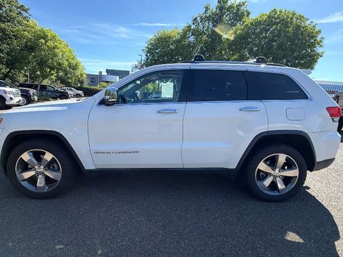 Used 2014 Jeep Grand Cherokee Limited w/ Trailer Tow Group IV AWD/4WD image 8