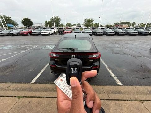 Used 2024 Honda Civic Sport image 6
