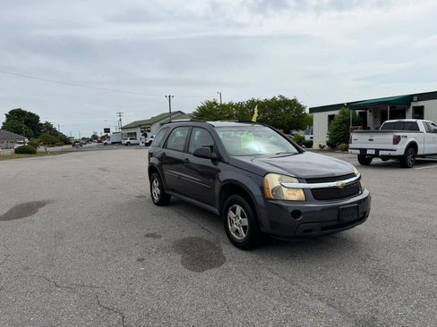 Used 2007 Chevrolet Equinox LS FWD image 2