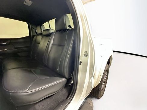 Used 2022 Toyota Tacoma Limited RWD image 26