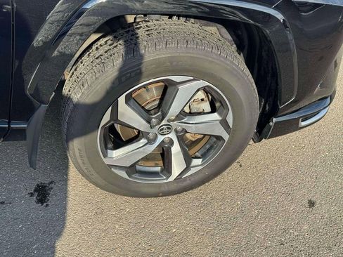 Used 2022 Toyota RAV4 SE image 9