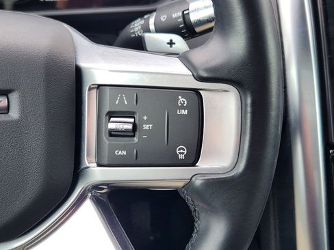 Used 2021 Land Rover Discovery S image 31