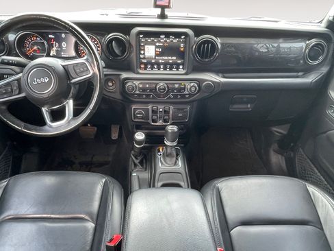 Used 2019 Jeep Wrangler Unlimited Sahara AWD/4WD image 12