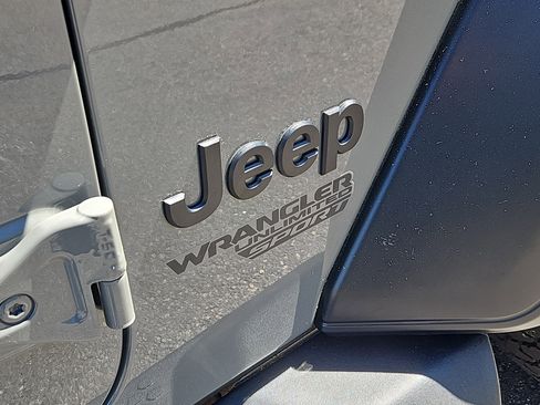 Used 2021 Jeep Wrangler Unlimited Sport AWD/4WD image 5