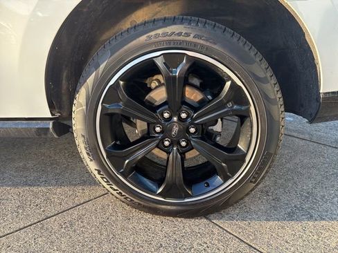 Used 2024 Ford Expedition Limited image 11