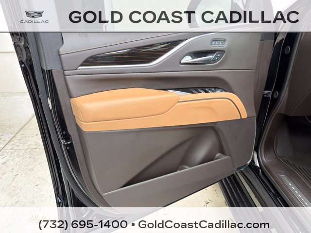 Certified 2024 Cadillac Escalade Sport w/ LPO, ONYX Package AWD/4WD image 20