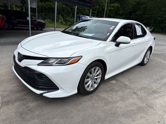Used 2018 Toyota Camry LE FWD video 3