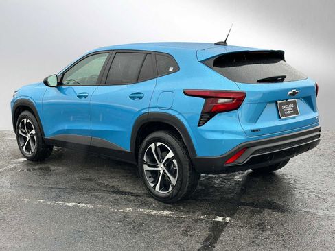 Certified 2025 Chevrolet Trax RS w/ Sunroof Package image 5