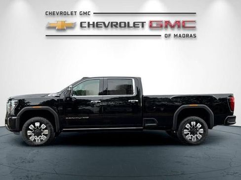 New 2026 GMC Sierra 3500 Denali w/ Denali Reserve Package image 6