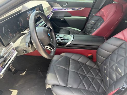 Used 2025 BMW 740i xDrive AWD/4WD image 12