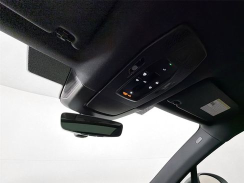 Certified 2026 Porsche Macan Electric RWD image 24