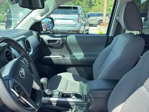 Used 2023 Toyota Tacoma SR5 AWD/4WD image 22