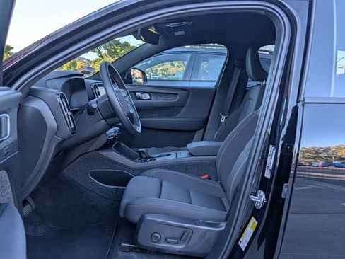 Used 2025 Volvo EX40 Core w/ Climate Package AWD/4WD image 5