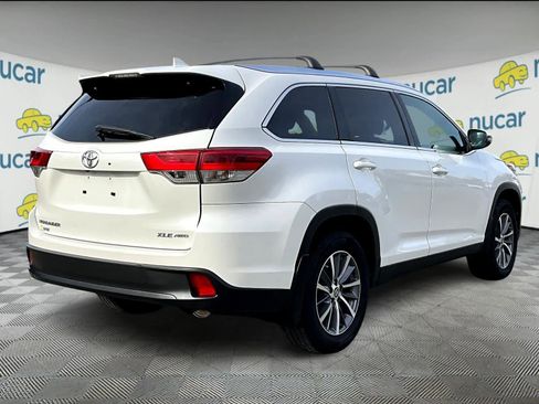 Used 2019 Toyota Highlander XLE image 6