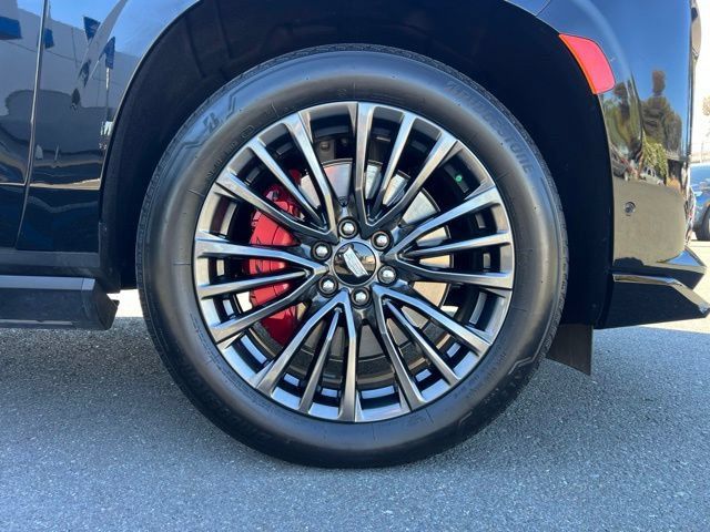 Used 2024 Cadillac Escalade ESV V w/ Heavy-Duty Trailer Package AWD/4WD image 4