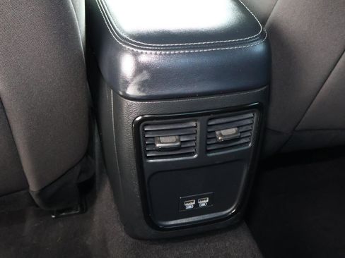 Used 2022 Dodge Charger SXT w/ Blacktop Package image 12