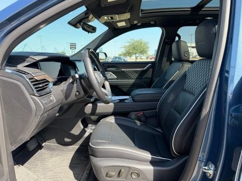 Used 2025 GMC Acadia Denali w/ Super Cruise Package AWD/4WD image 15