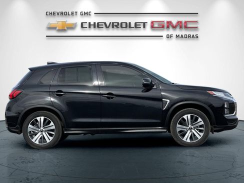 Used 2024 Mitsubishi Outlander Sport SE image 2