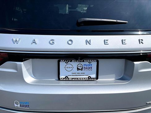 Used 2024 Jeep Wagoneer L Series III w/ Flexible Seating Group AWD/4WD image 30