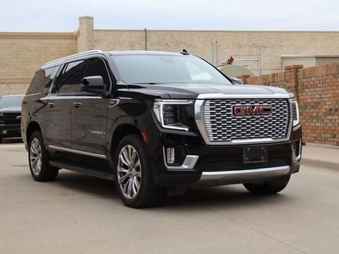 Used 2024 GMC Yukon XL Denali AWD/4WD image 2