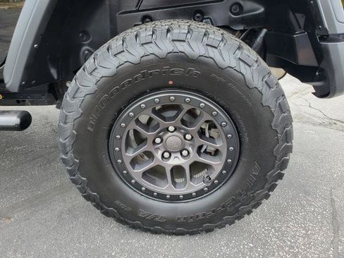 Used 2022 Jeep Wrangler Unlimited Rubicon w/ Xtreme Recon 35" Tire Package AWD/4WD image 27