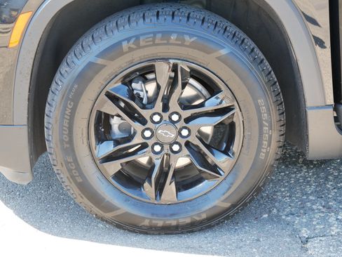 Used 2023 Chevrolet Traverse LT w/ Midnight/Sport Edition AWD/4WD image 15
