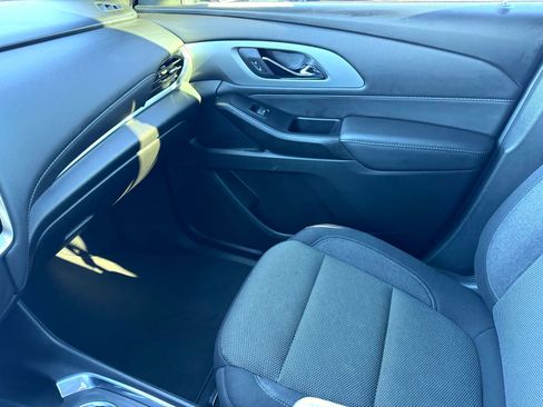 Used 2023 Chevrolet Traverse LT image 30