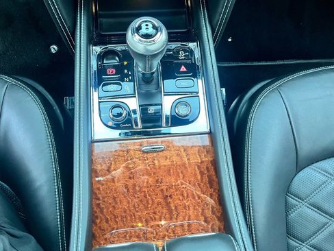 Used 2014 Bentley Mulsanne image 40