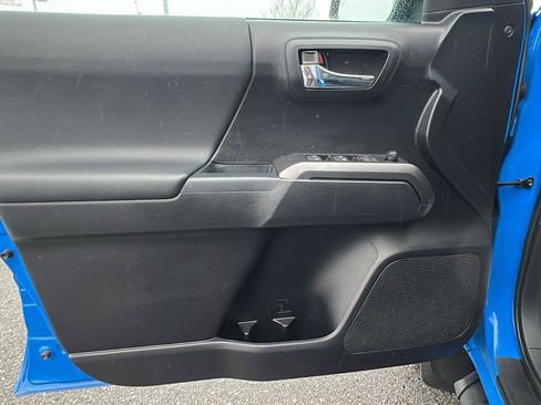 Used 2020 Toyota Tacoma TRD Sport image 20