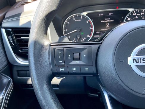 Used 2021 Nissan Rogue SV FWD image 23