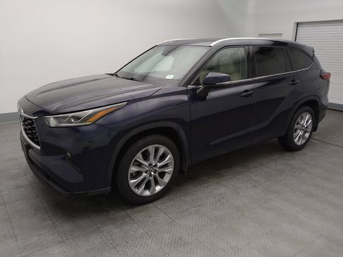 Used 2020 Toyota Highlander Limited image 2