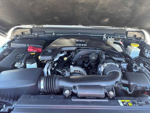 Used 2020 Jeep Gladiator Overland AWD/4WD image 31