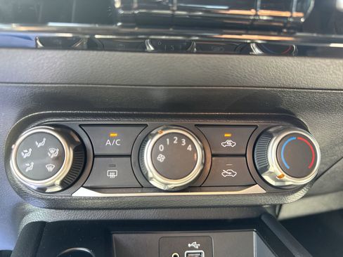 Certified 2025 Nissan Kicks S AWD/4WD image 18