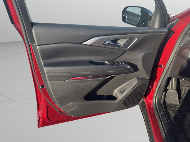New 2027 Chevrolet Traverse LT w/ Driver Confidence Package FWD image 13