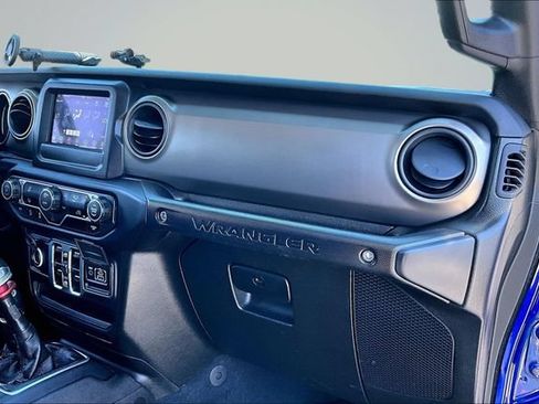 Used 2018 Jeep Wrangler Unlimited Sport S AWD/4WD image 25