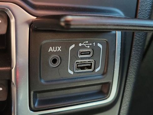 Used 2021 Jeep Wrangler Unlimited Sahara AWD/4WD image 27