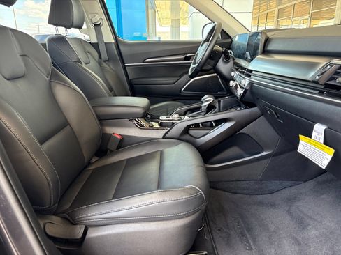 Used 2025 Kia Telluride S FWD image 21