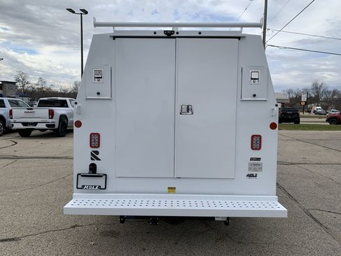 New 2025 GMC Savana 3500 w/ Power Convenience Package image 37