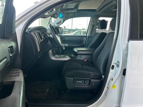 Used 2013 Toyota Tundra 4x4 CrewMax image 24