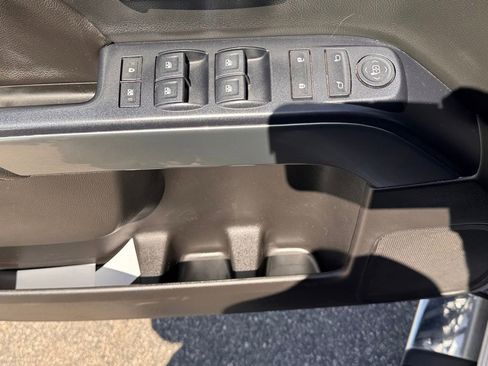 Used 2019 Chevrolet Silverado 2500 LT w/ LT Convenience Package RWD image 16