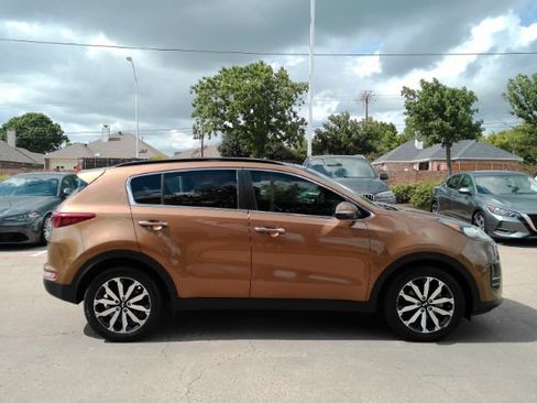 Used 2018 Kia Sportage EX w/ EX Technology Package FWD image 5