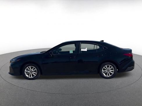 Used 2025 Toyota Camry LE image 9